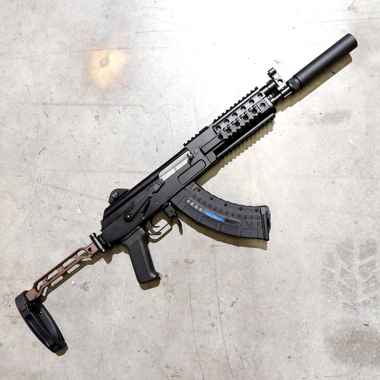 UTG® AK/AKM WINDOWED MAGAZINE (30 RND), 7.62X39MM - Tophatter's Army Deals OUTDOOR - Tophatter Daily Deals
