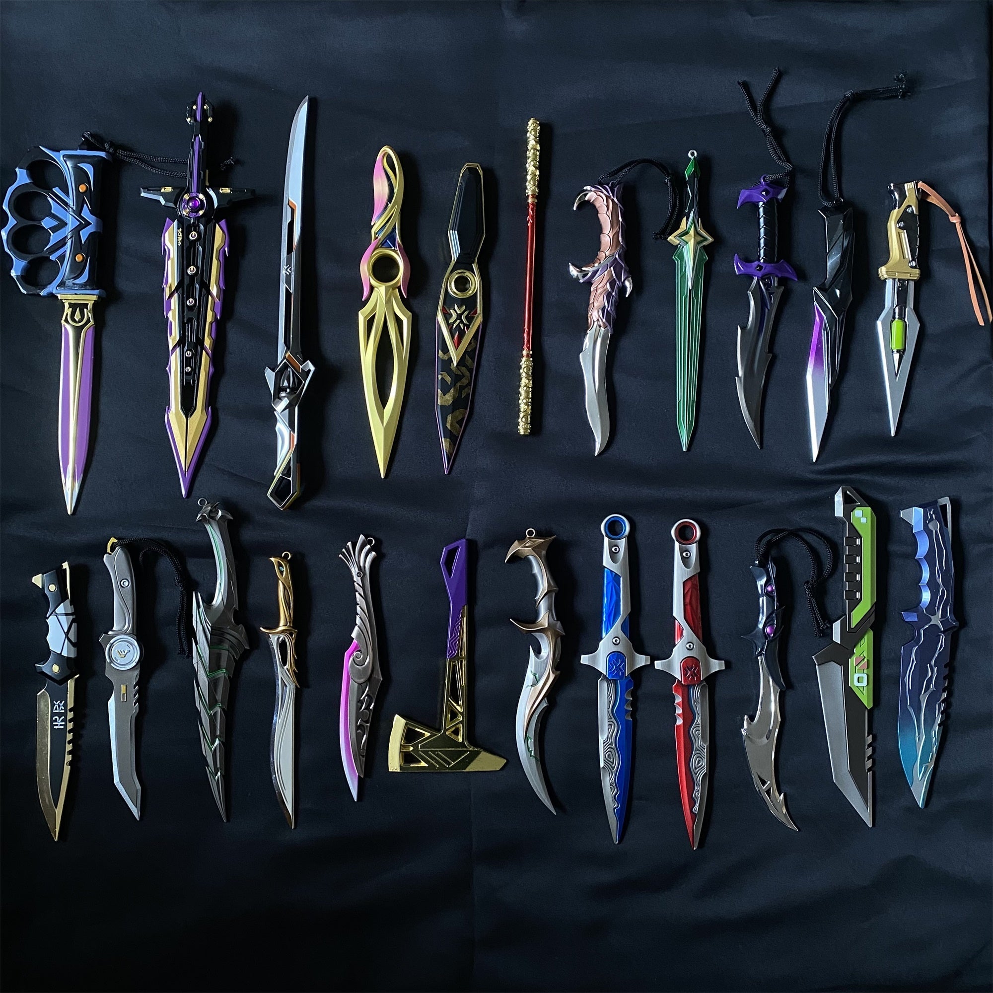 Mini-Scale Val Props Collective Metal Knife Fan Art - Tophatter Daily Deals