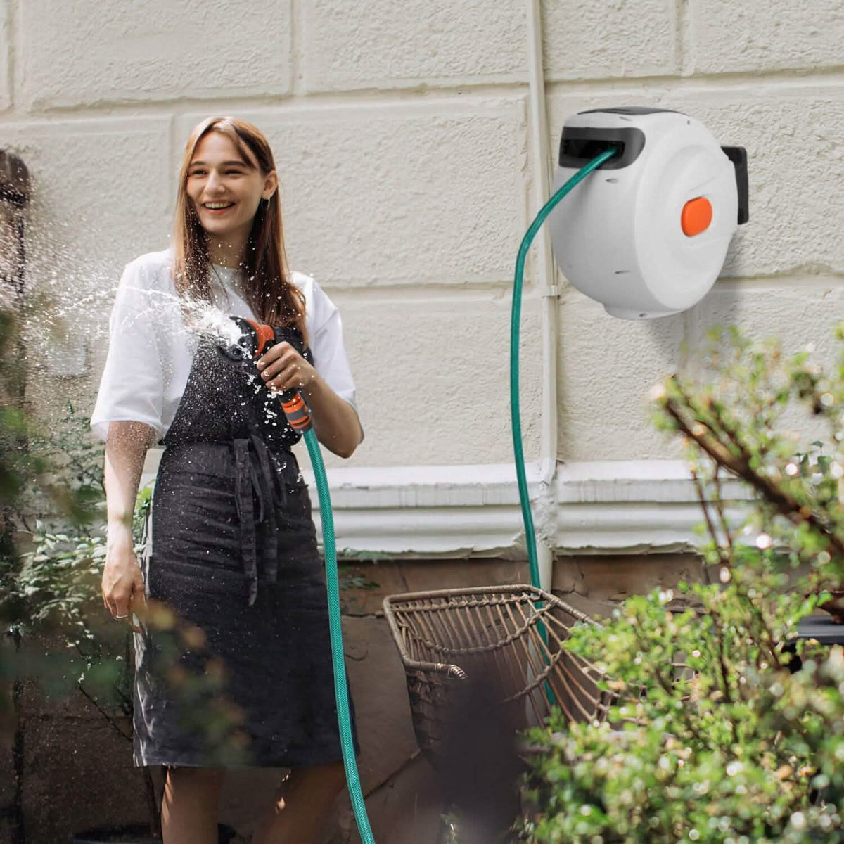 Wall Mounted Automatic Retractable Garden Hose Reel Garden & Patio - Tophatter Daily Deals