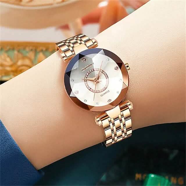 Women Golden and Silver Classic Quartz Watch Watches - Tophatter Daily Deals