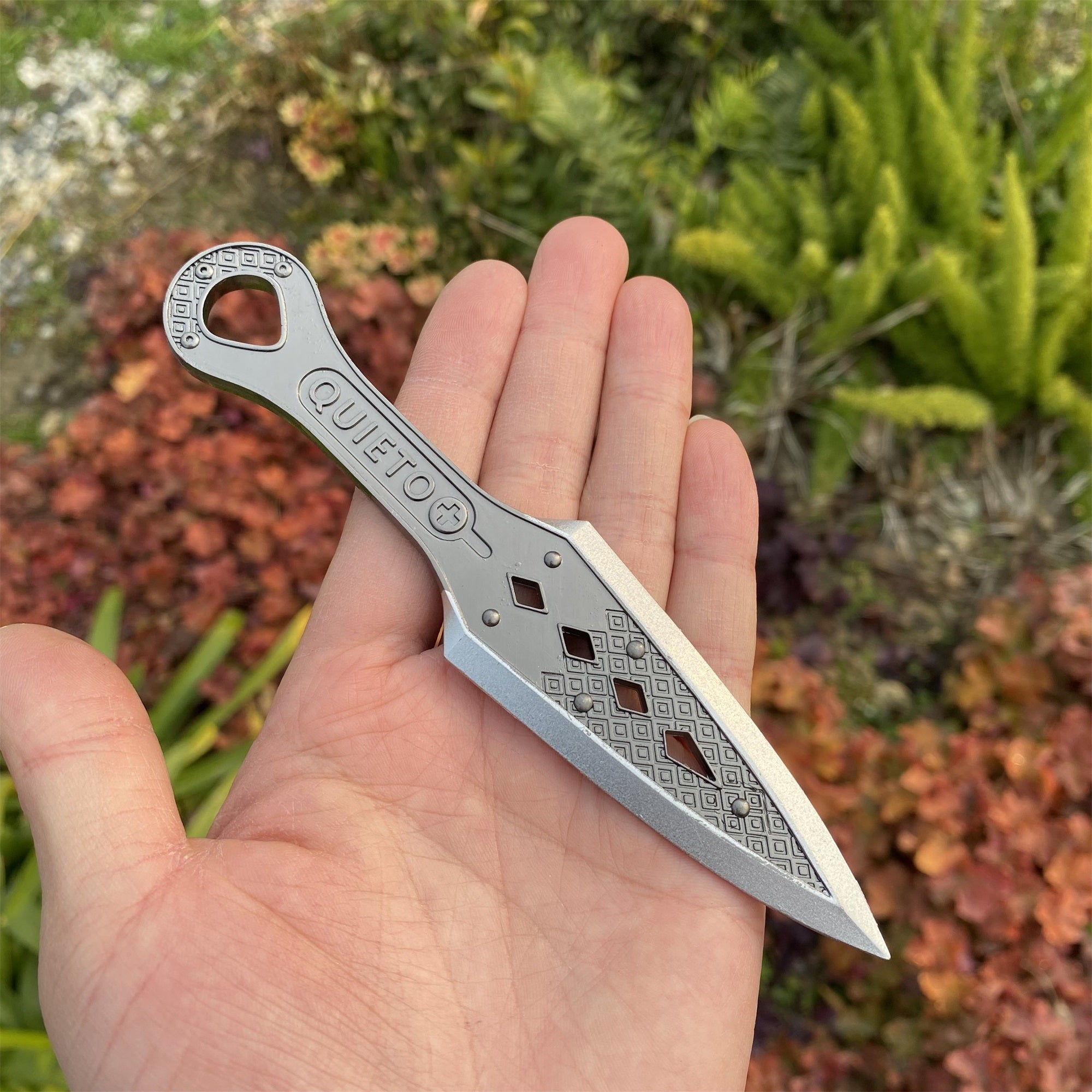 Mini Scale Bloodhound Wraith Gibraltar Mirage Wattson Crypto Valkyrie Heirloom Metal Crafts Wraith Kunai 16CM - Tophatter Daily Deals