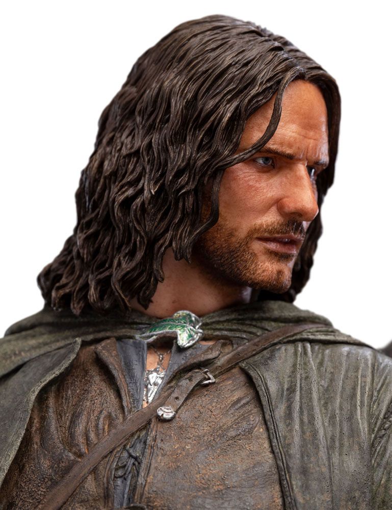 The Lord of the Rings - Aragorn, Hunter of the Plains (Classic Series) Statue | Weta Workshop Statue - Tophatter Daily Deals