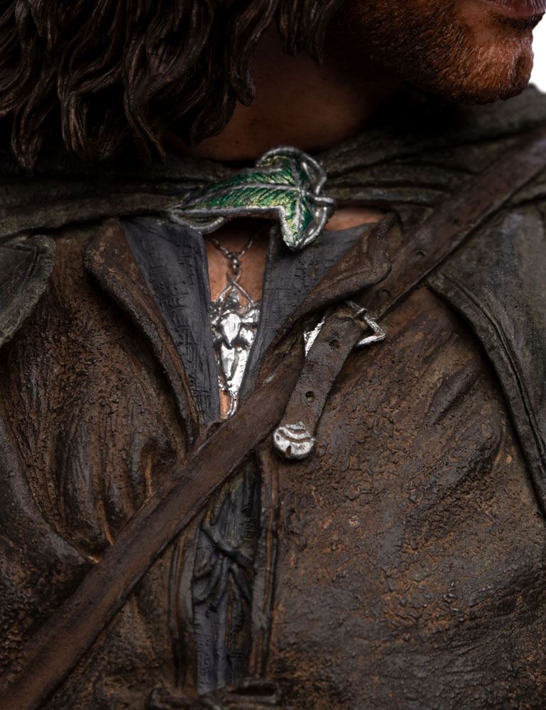 The Lord of the Rings - Aragorn, Hunter of the Plains (Classic Series) Statue | Weta Workshop Statue - Tophatter Daily Deals