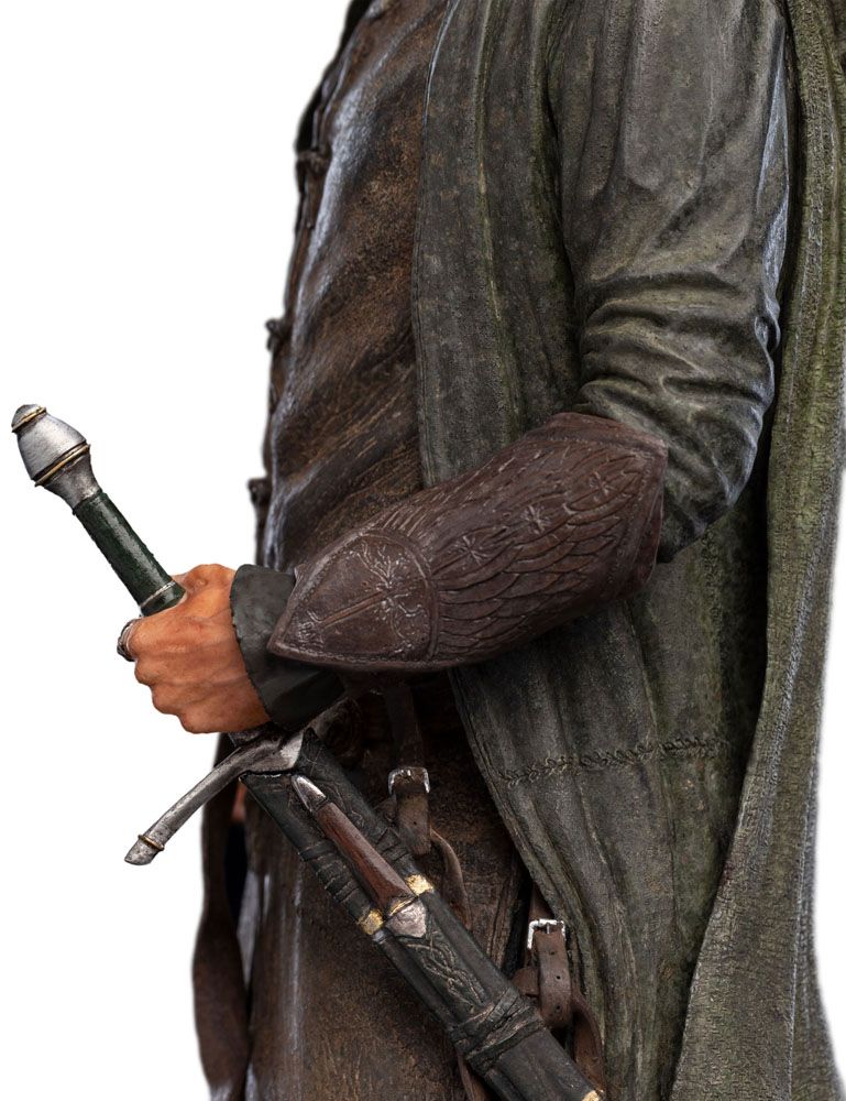 The Lord of the Rings - Aragorn, Hunter of the Plains (Classic Series) Statue | Weta Workshop Statue - Tophatter Daily Deals