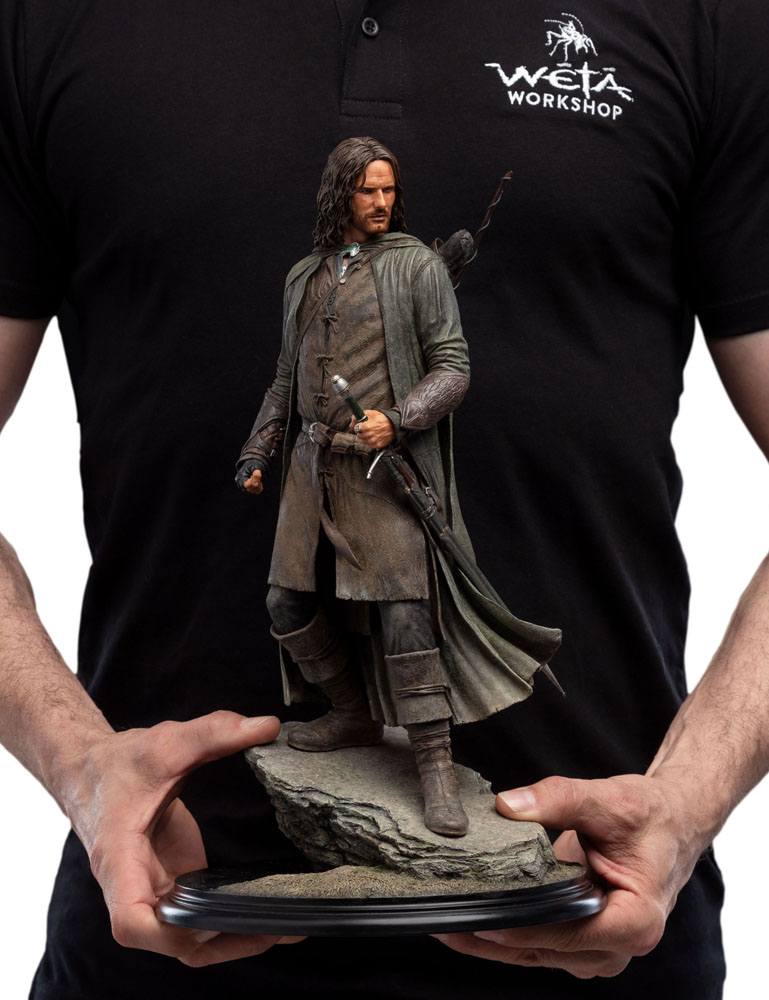 The Lord of the Rings - Aragorn, Hunter of the Plains (Classic Series) Statue | Weta Workshop Statue - Tophatter Daily Deals