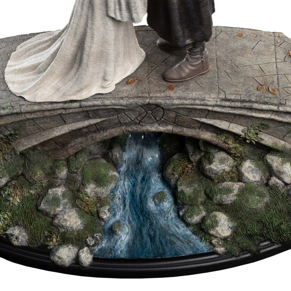 The Lord of the Rings - Aragorn & Arwen Mini Statue | Weta Workshop Statue - Tophatter Daily Deals