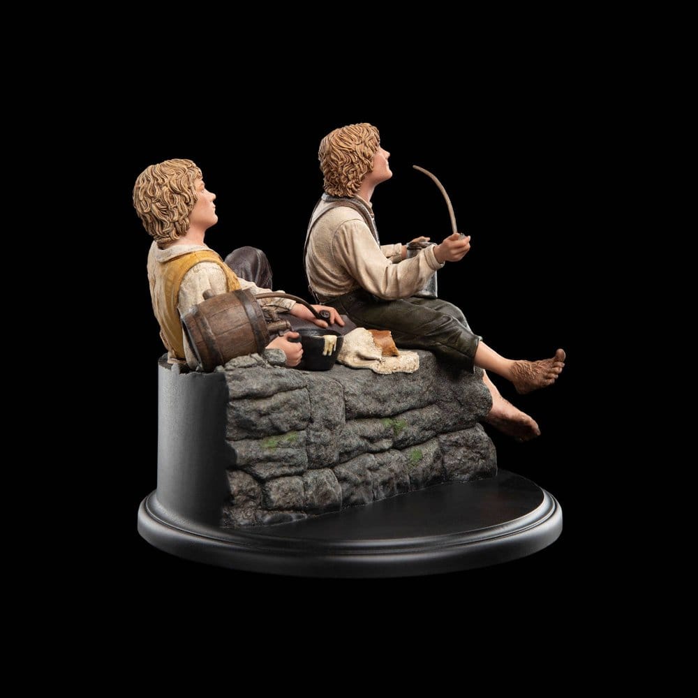The Lord of the Rings - Official Weta Workshop Merry and Pippin Collectible - Tophatter Daily Deals