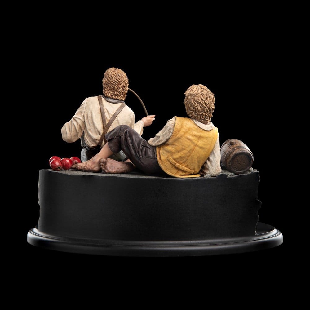 The Lord of the Rings - Official Weta Workshop Merry and Pippin Collectible - Tophatter Daily Deals