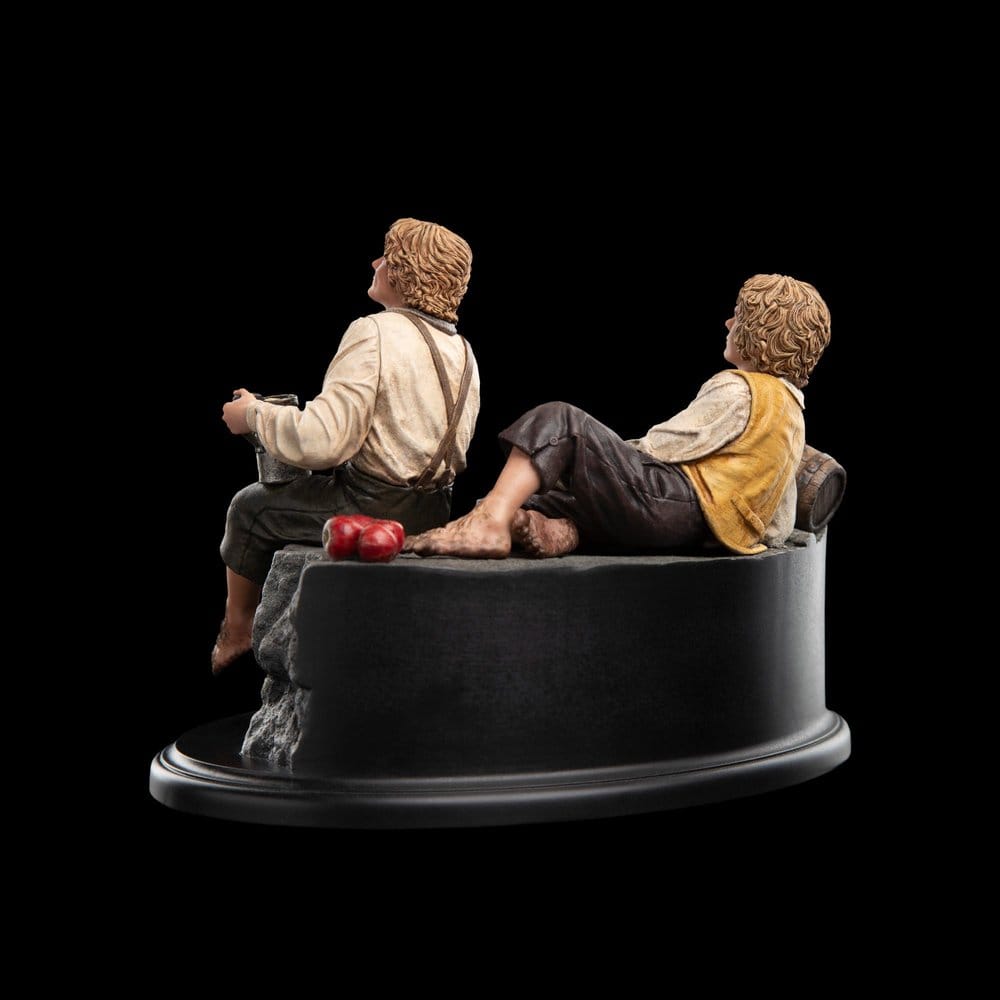 The Lord of the Rings - Official Weta Workshop Merry and Pippin Collectible - Tophatter Daily Deals