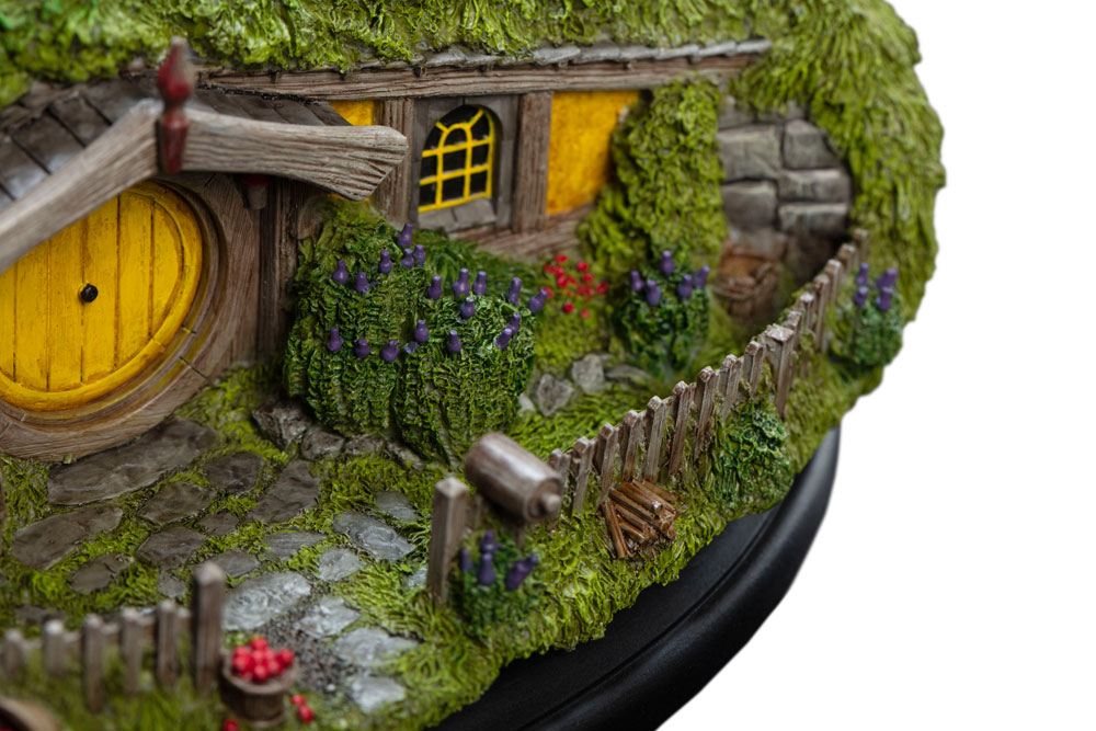 The Hobbit - #13 Apple Orchard Statue | Weta Workshop Statue - Tophatter Daily Deals