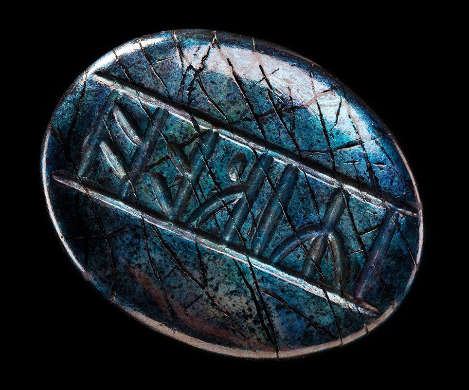 The Hobbit - Kili's Rune Stone Official Weta Workshop Prop Replica Prop Replica - Tophatter Daily Deals