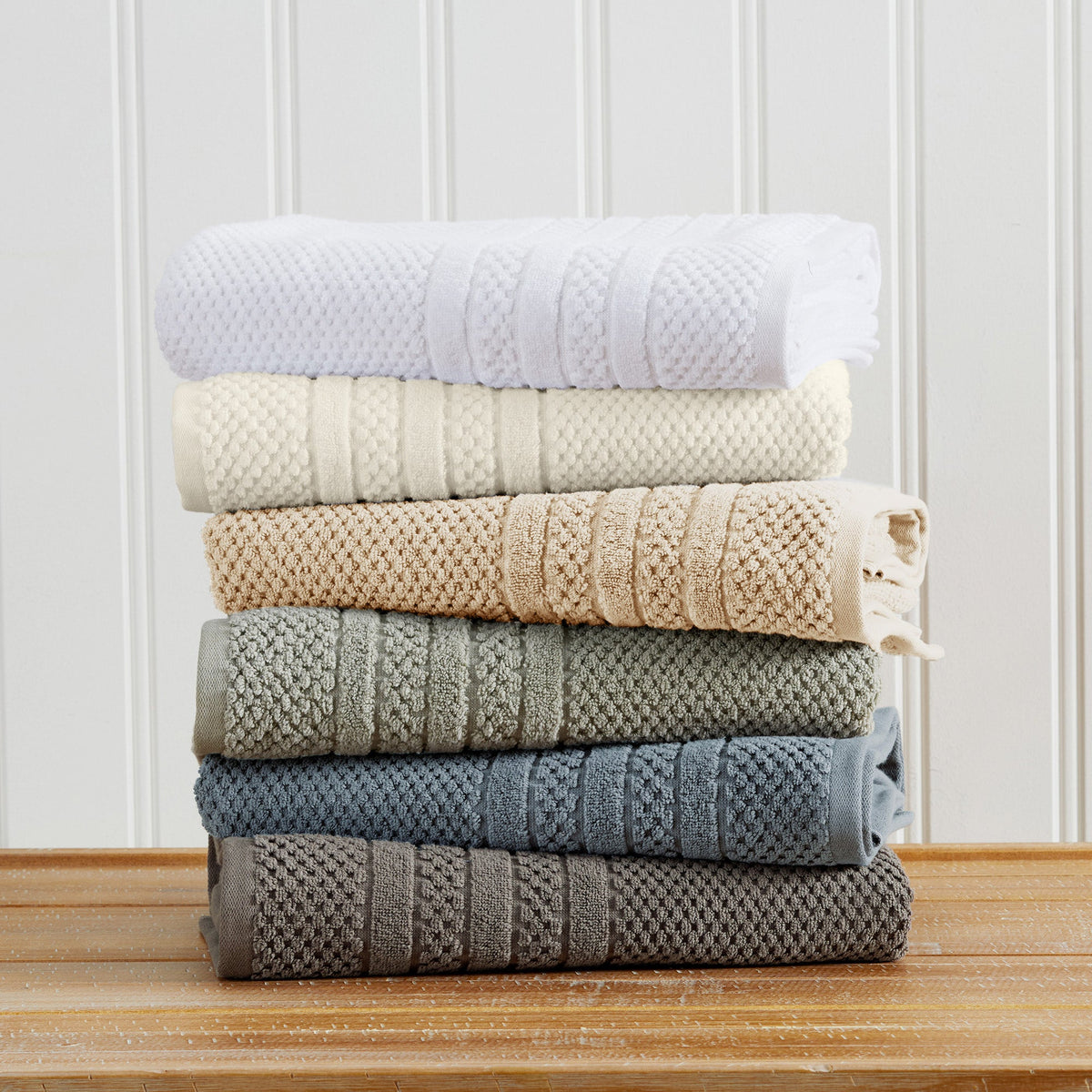 100% Cotton Checkered Jacquard Bath Towel Set - Giuliana Collection Bath - Tophatter Daily Deals