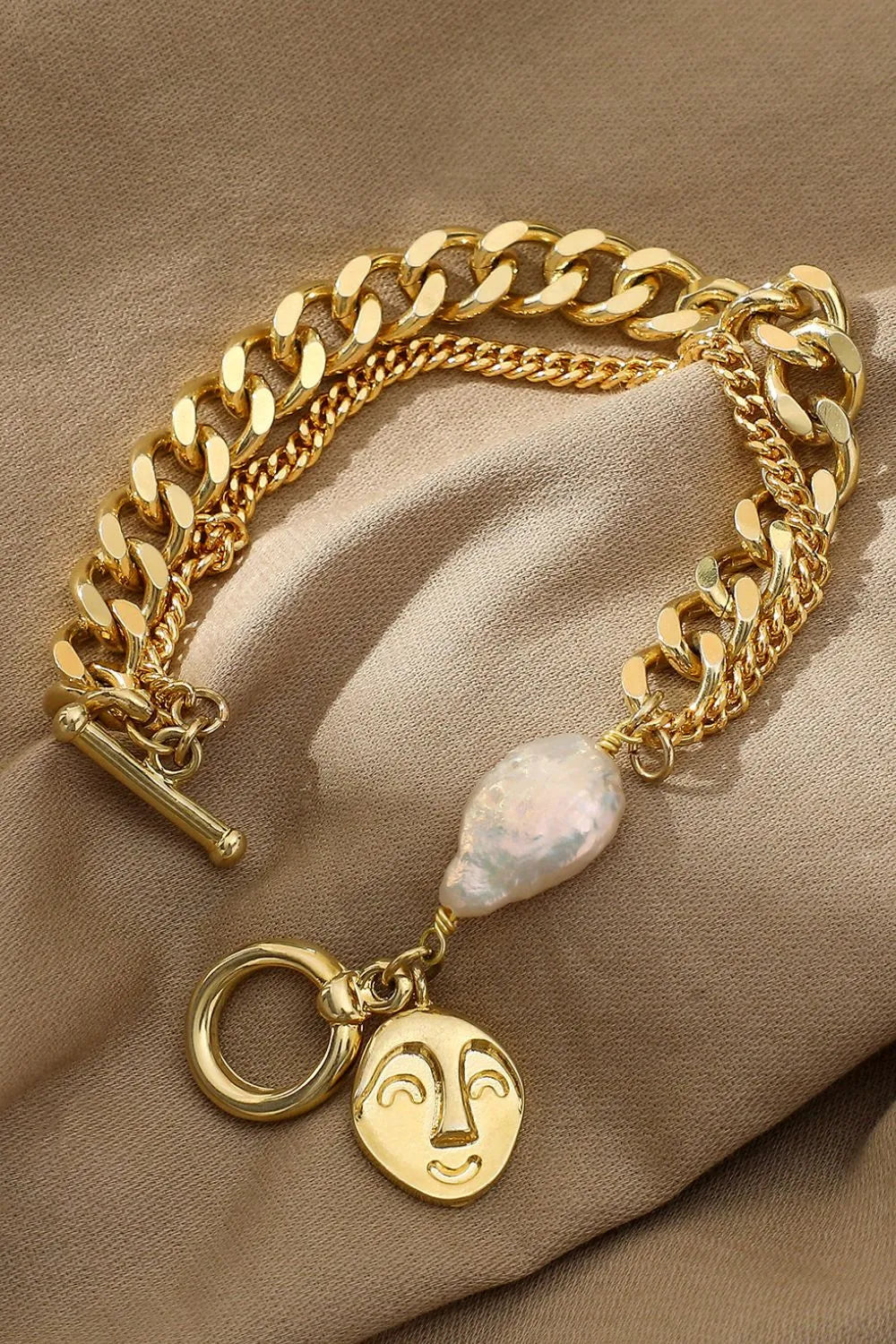 Gold Chain & Pearl Bracelet Bracelets - Tophatter Daily Deals