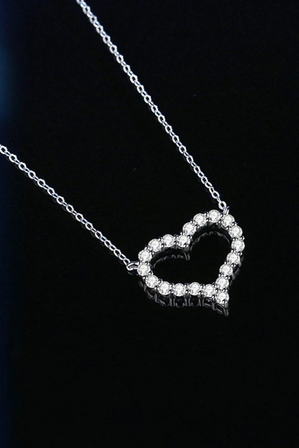 1 Carat Moissanite Heart Pendant Chain-Link Necklace Moissanite - Tophatter Daily Deals