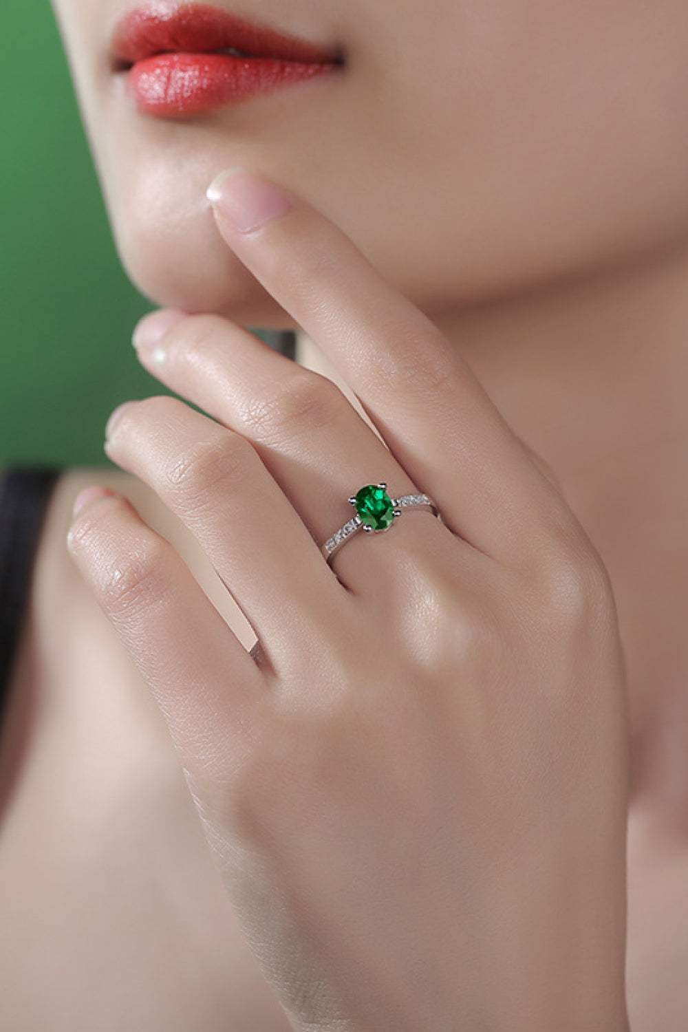 1 Carat Lab-Grown Emerald Side Stone Ring Rings - Tophatter Daily Deals