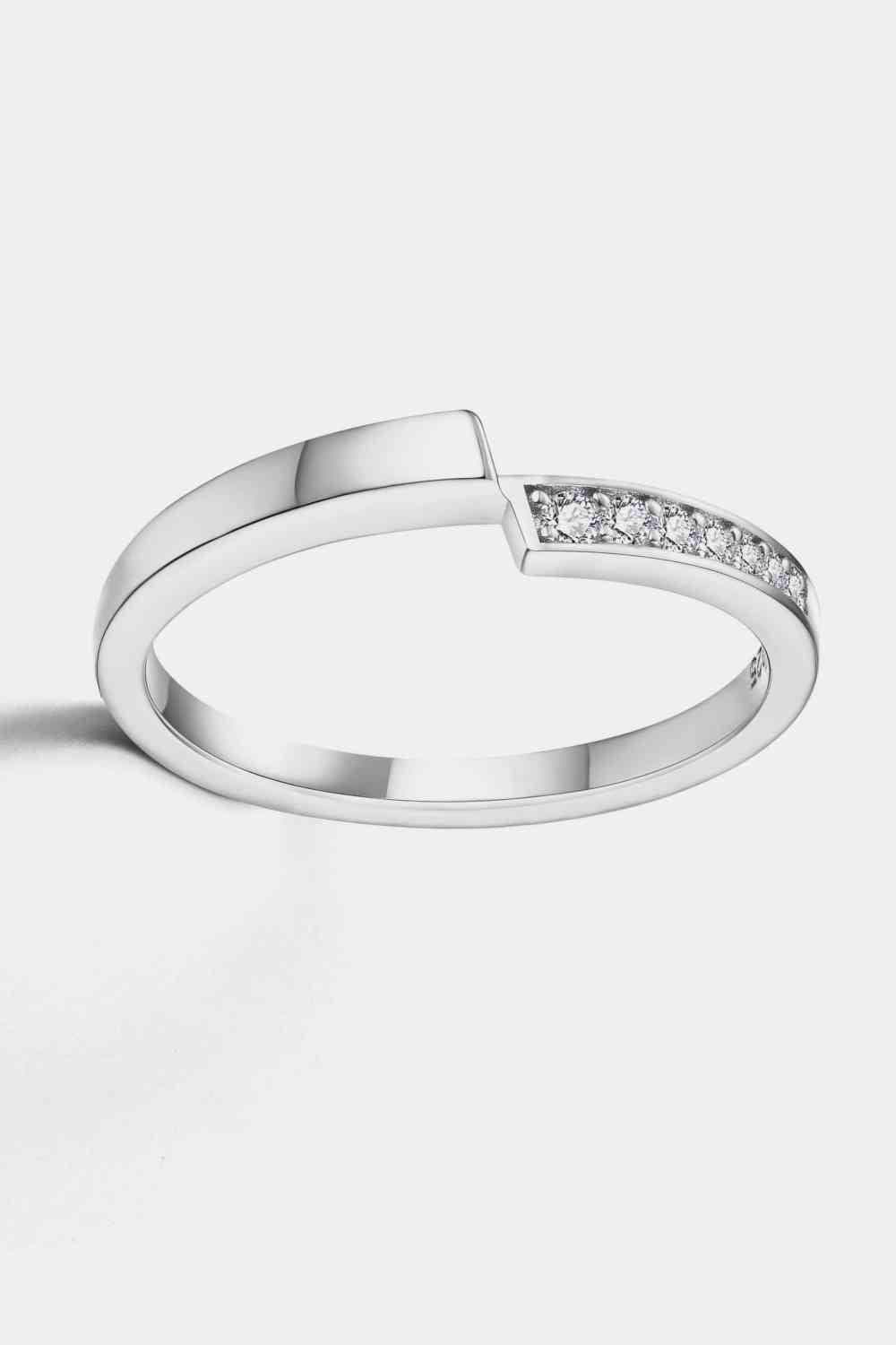 Moissanite 925 Sterling Silver Ring Moissanite - Tophatter Daily Deals