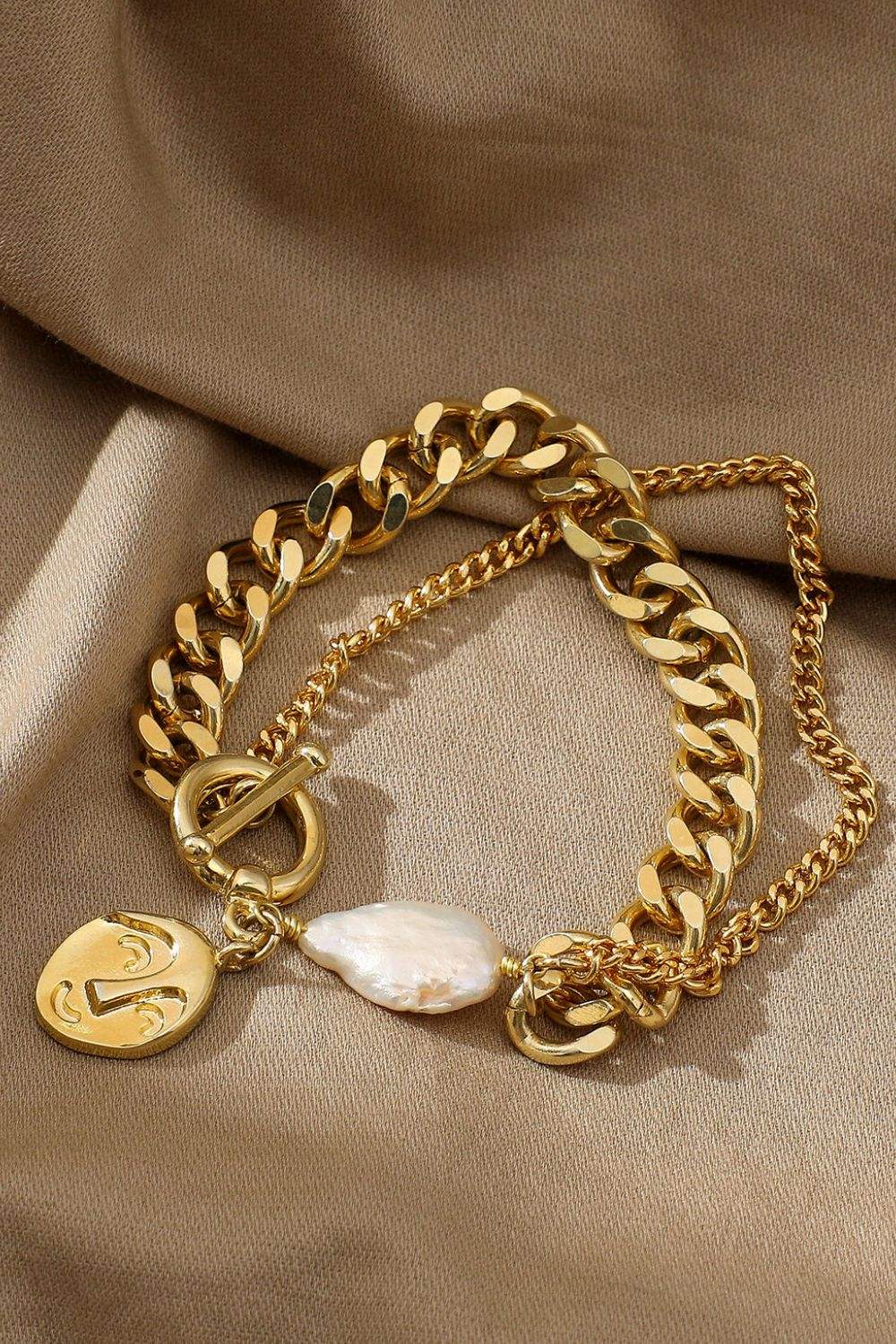 Gold Chain & Pearl Bracelet Bracelets - Tophatter Daily Deals