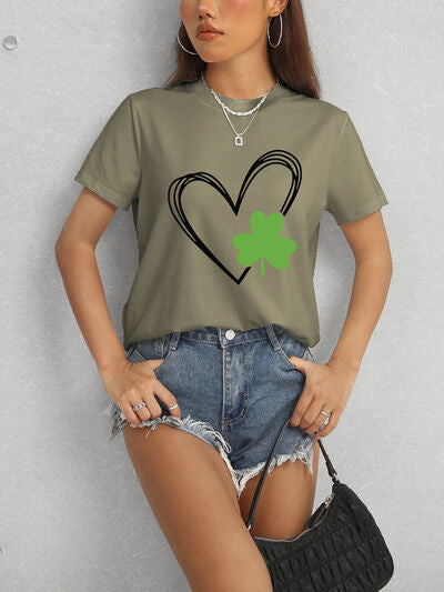 Heart Lucky Clover Short Sleeve T-Shirt Women's T-Shirts - Tophatter Daily Deals