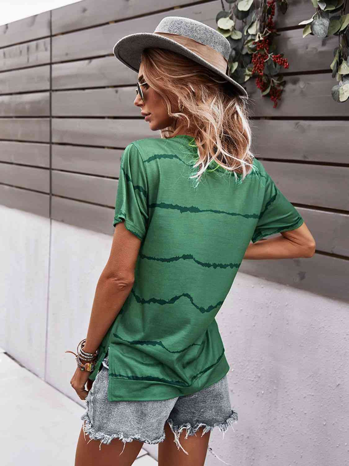 Waveform Print Round Neck Tee Women's T-Shirts - Tophatter Daily Deals