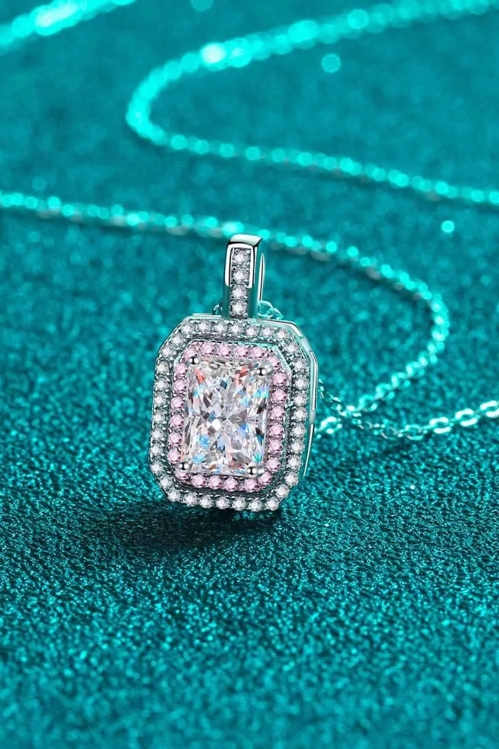 1 Carat Moissanite Geometric Pendant Chain Necklace Moissanite - Tophatter Daily Deals