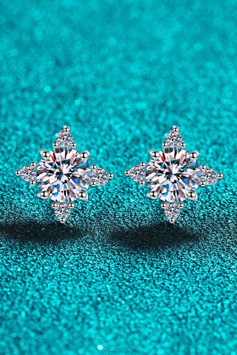 Four Leaf Clover 2 Carat Moissanite Stud Earrings Moissanite - Tophatter Daily Deals