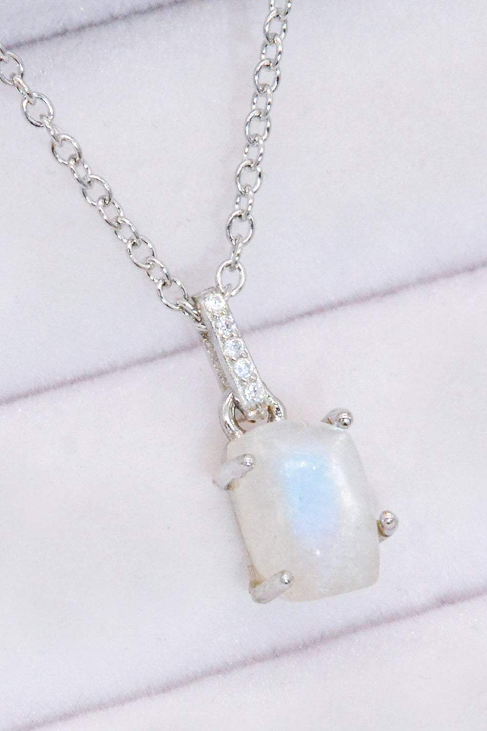 Natural Moonstone 4-Prong Pendant Necklace Moonstone - Tophatter Daily Deals