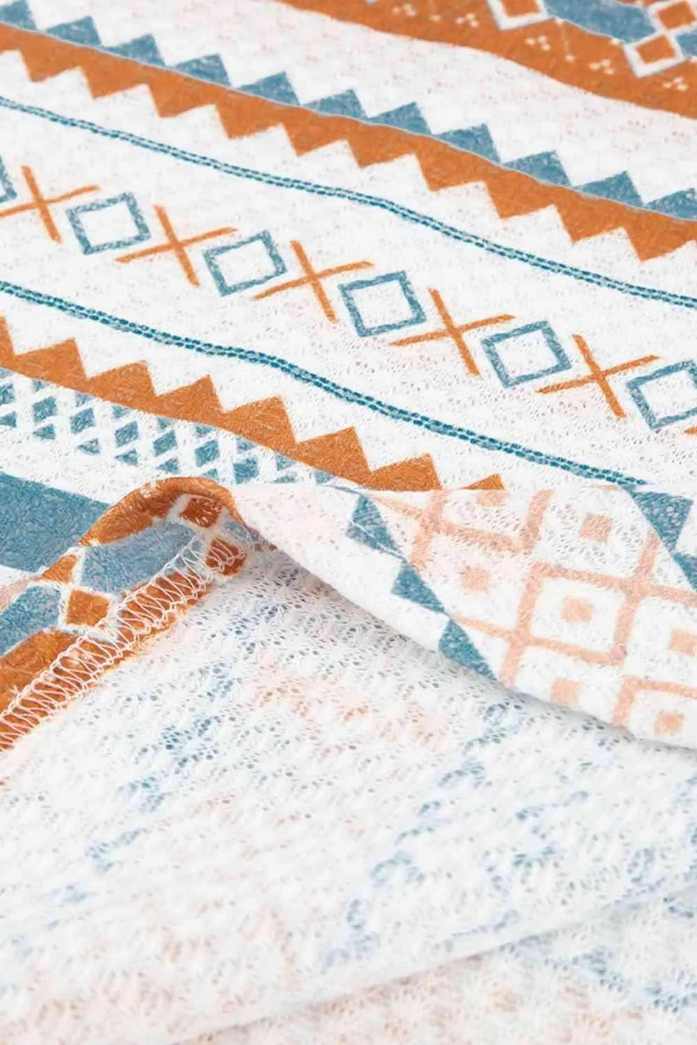 Geometric Print V-Neck Curved Hem Top Blouses - Tophatter Daily Deals