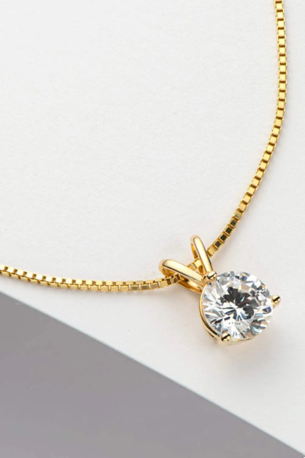 Adored Show Off 1 Carat Moissanite Pendant Necklace Moissanite - Tophatter Daily Deals