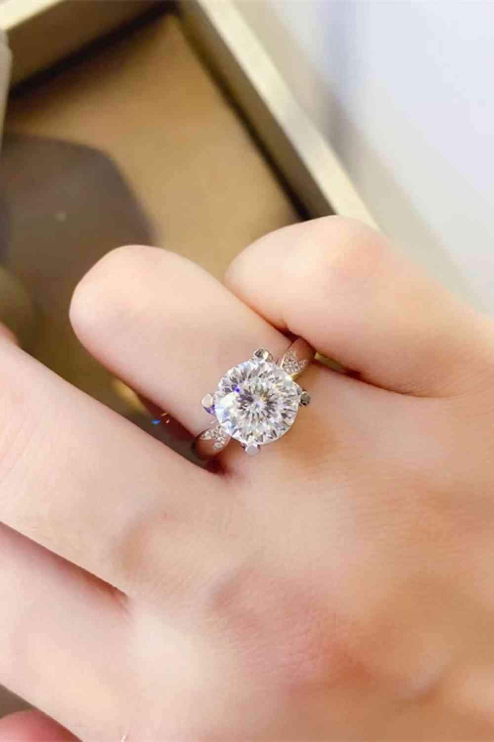 2 Carat Moissanite 925 Sterling Silver Ring Moissanite - Tophatter Daily Deals