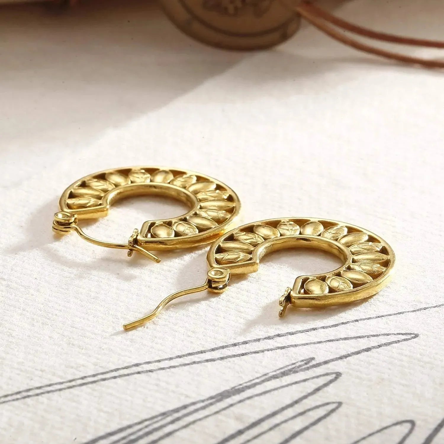 Stainless Steel Cutout Leaf Shape Huggie Earrings Earrings - Tophatter Daily Deals