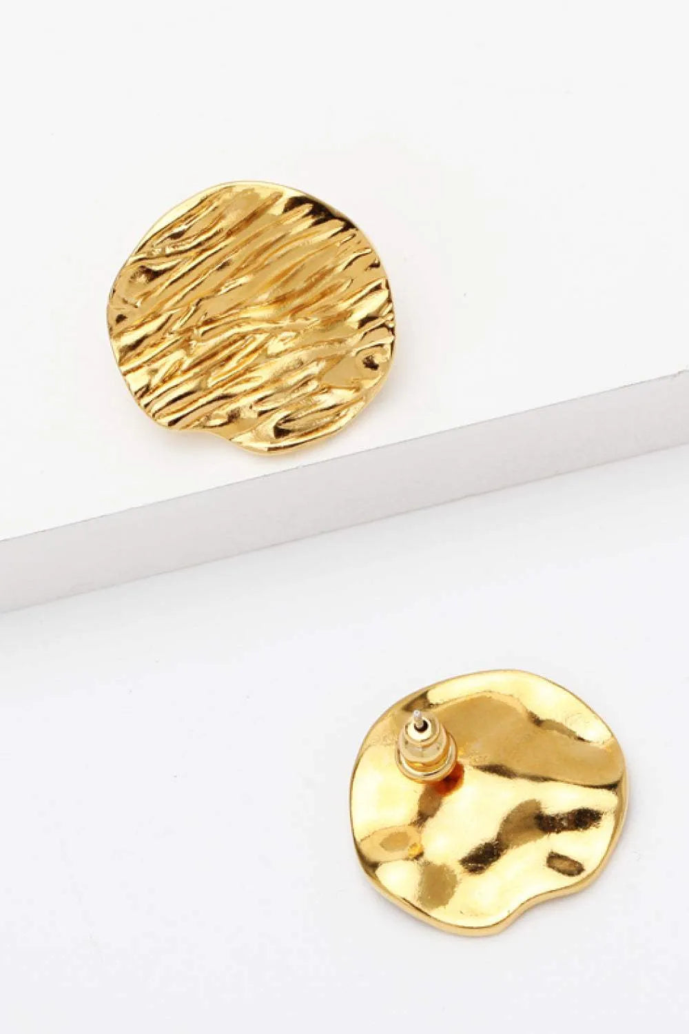 18K Gold-Plated Textured Stud Earrings Earrings - Tophatter Daily Deals