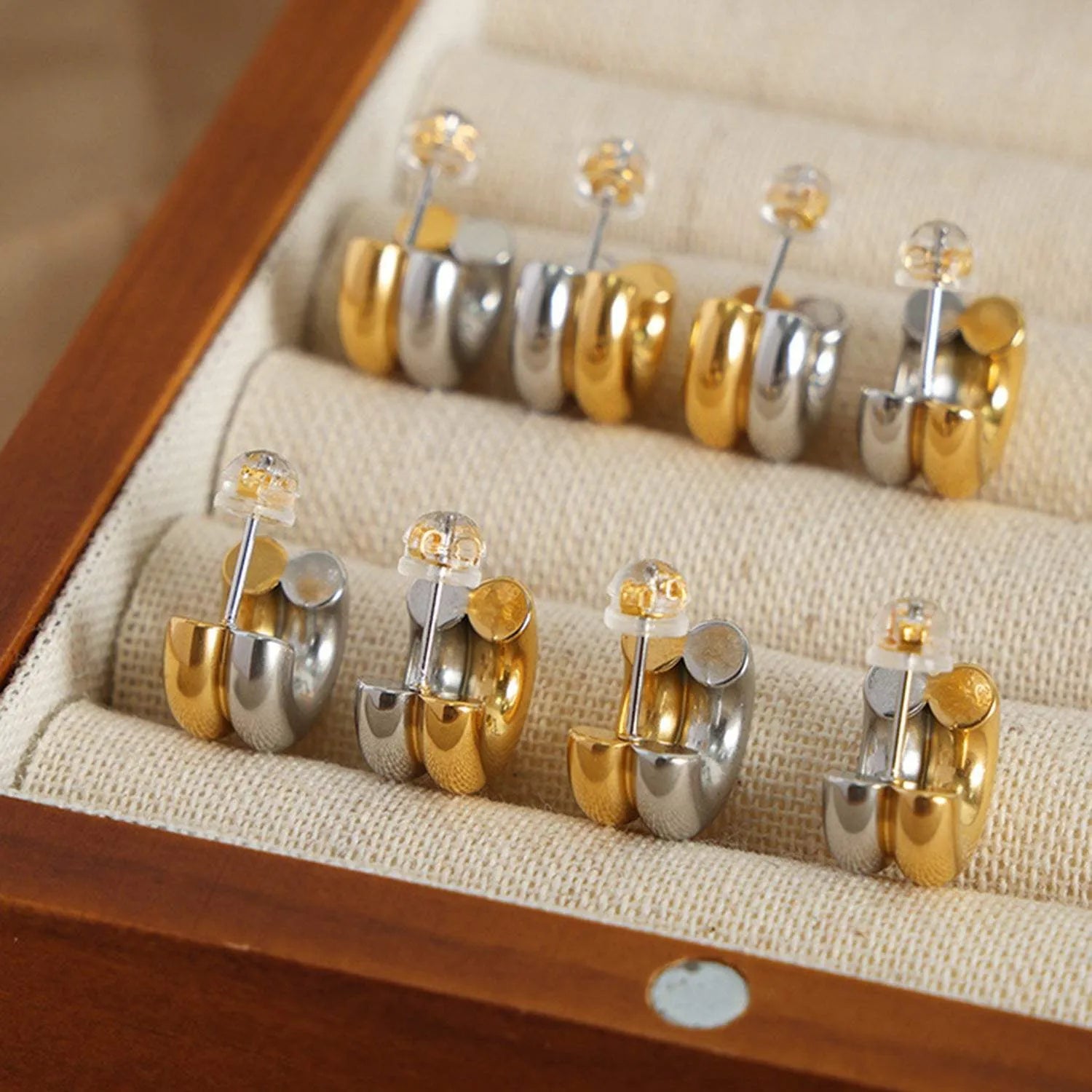 18K Gold-Plated C-Hoop Earrings Earrings - Tophatter Daily Deals