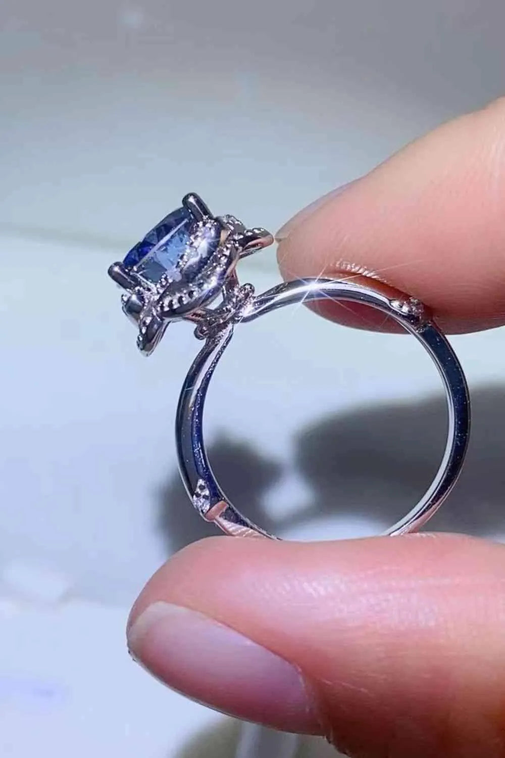 2 Carat Moissanite Contrast 925 Sterling Silver Ring Moissanite - Tophatter Daily Deals