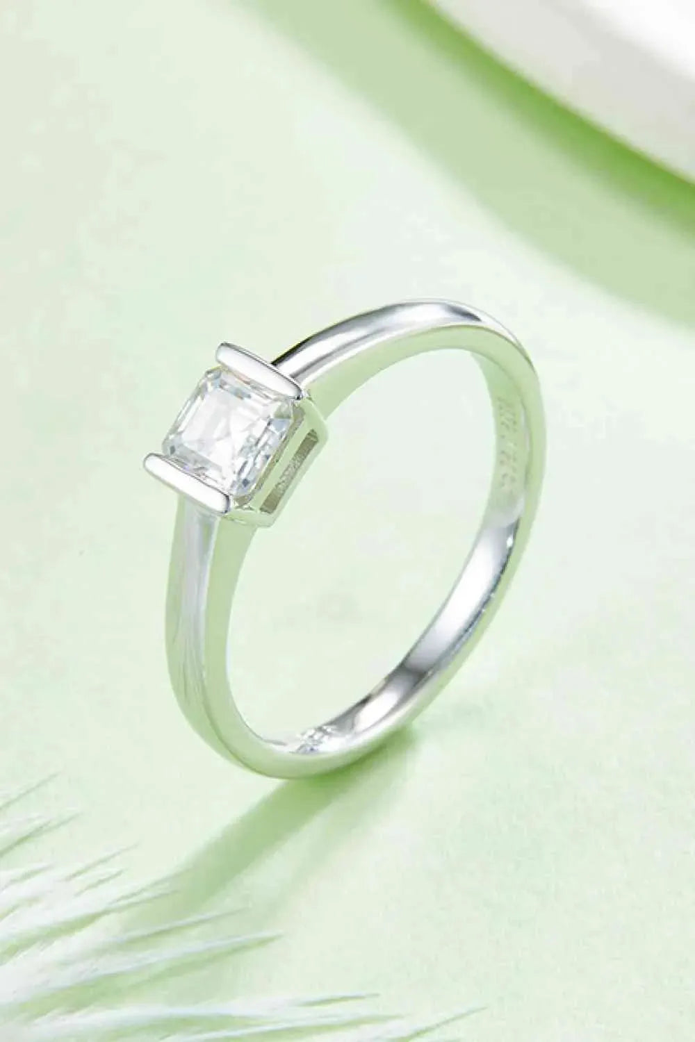 Moissanite 925 Sterling Silver Solitaire Ring Moissanite - Tophatter Daily Deals
