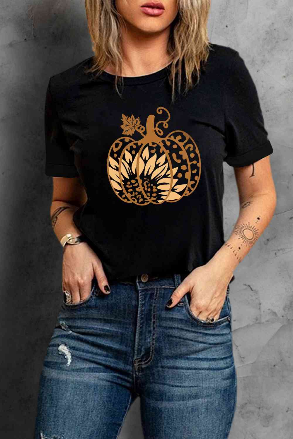 Round Neck Short Sleeve Pumpkin Graphic T-Shirt Women's T-Shirts - Tophatter Daily Deals