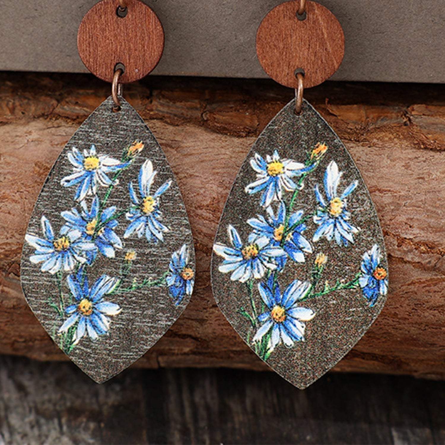 Flower Geometrical Shape Wooden Earrings Earrings - Tophatter Daily Deals