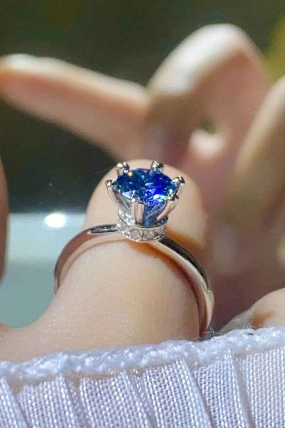 1 Carat Moissanite 6-Prong Solitaire Ring Moissanite - Tophatter Daily Deals