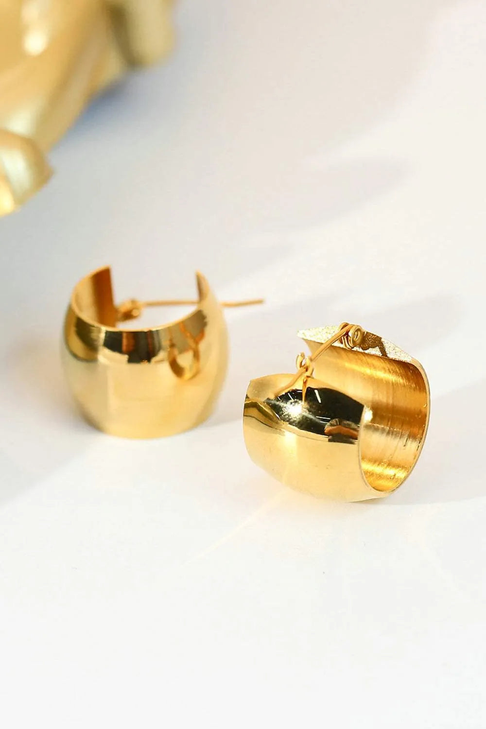 18K Gold Plated C-Hoop Earrings Earrings - Tophatter Daily Deals
