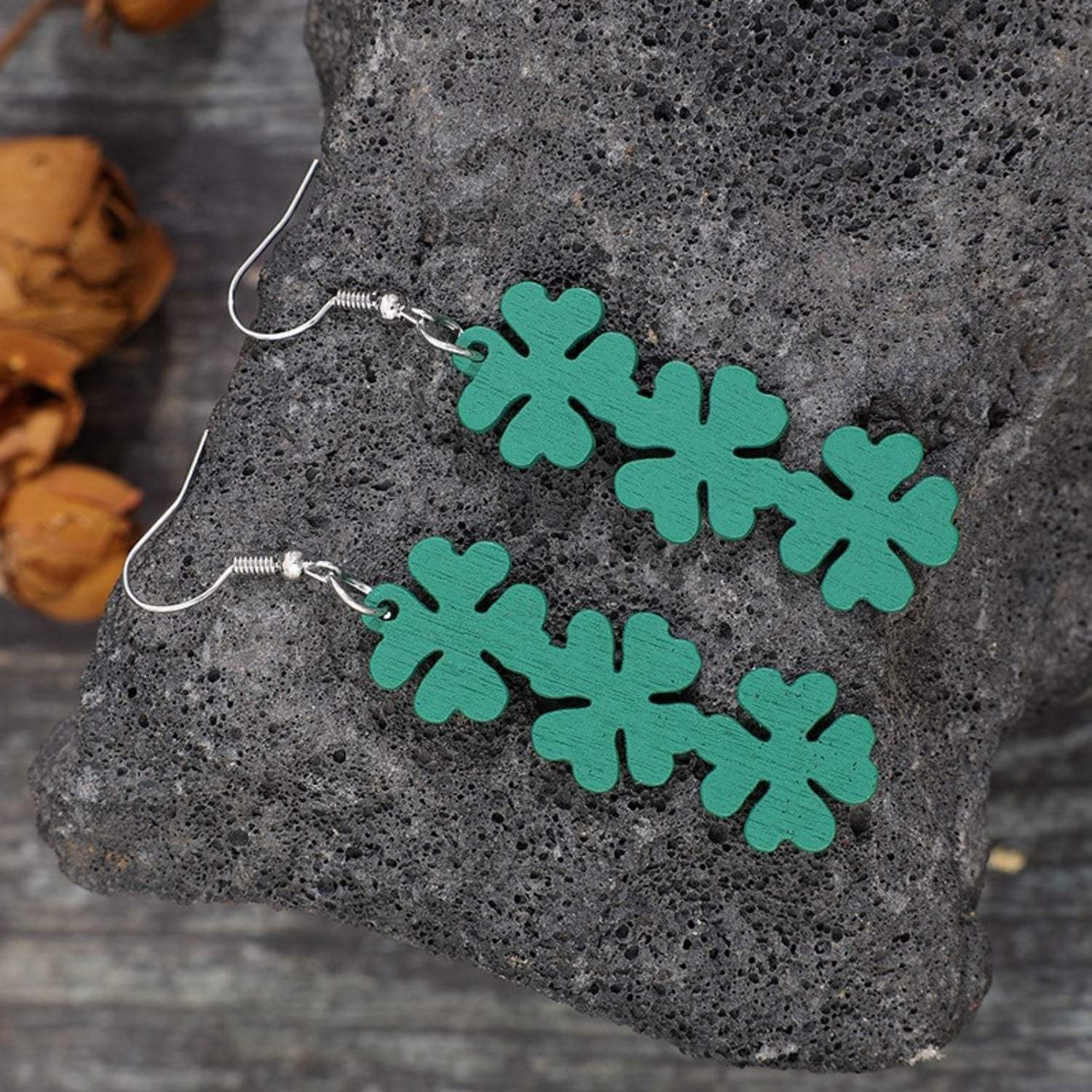 Lucky Clover Wooden Dangle Earrings Earrings - Tophatter Daily Deals