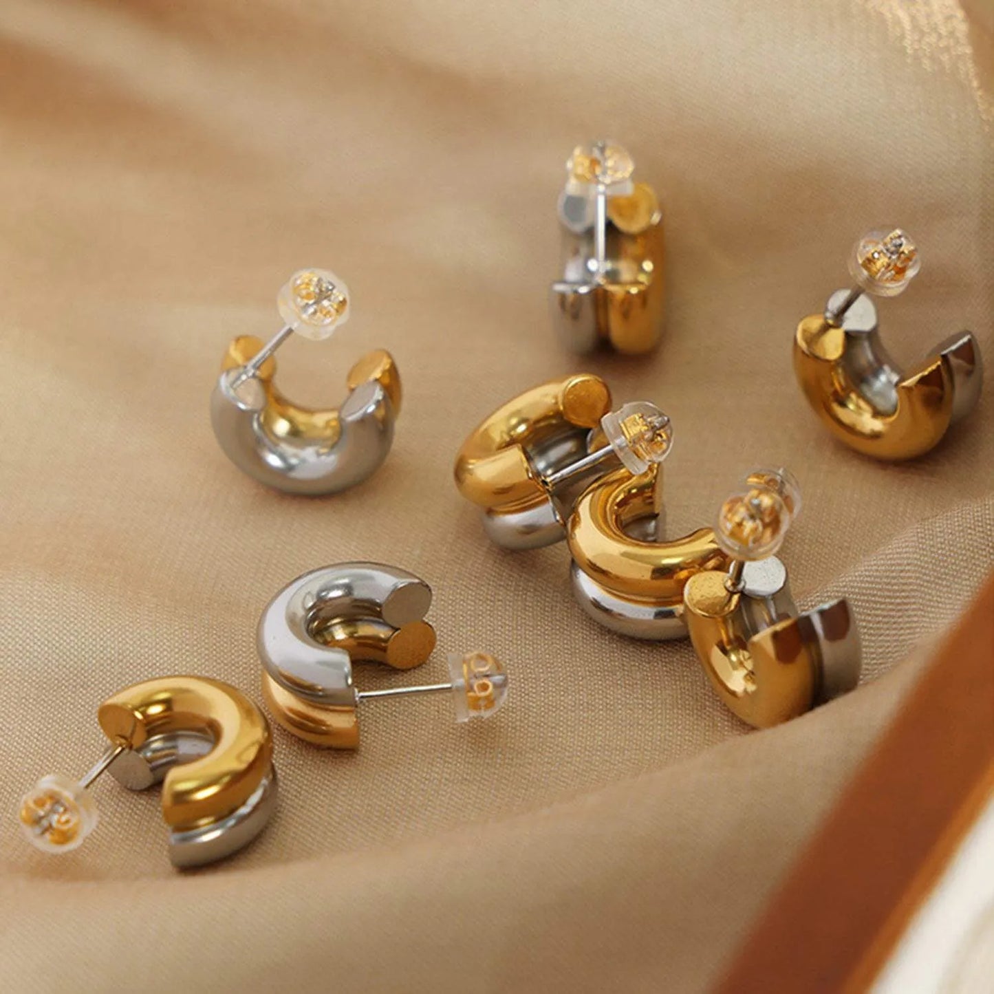 18K Gold-Plated C-Hoop Earrings Earrings - Tophatter Daily Deals