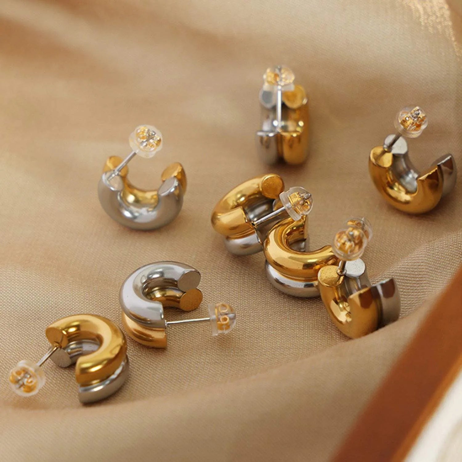 18K Gold-Plated C-Hoop Earrings Earrings - Tophatter Daily Deals