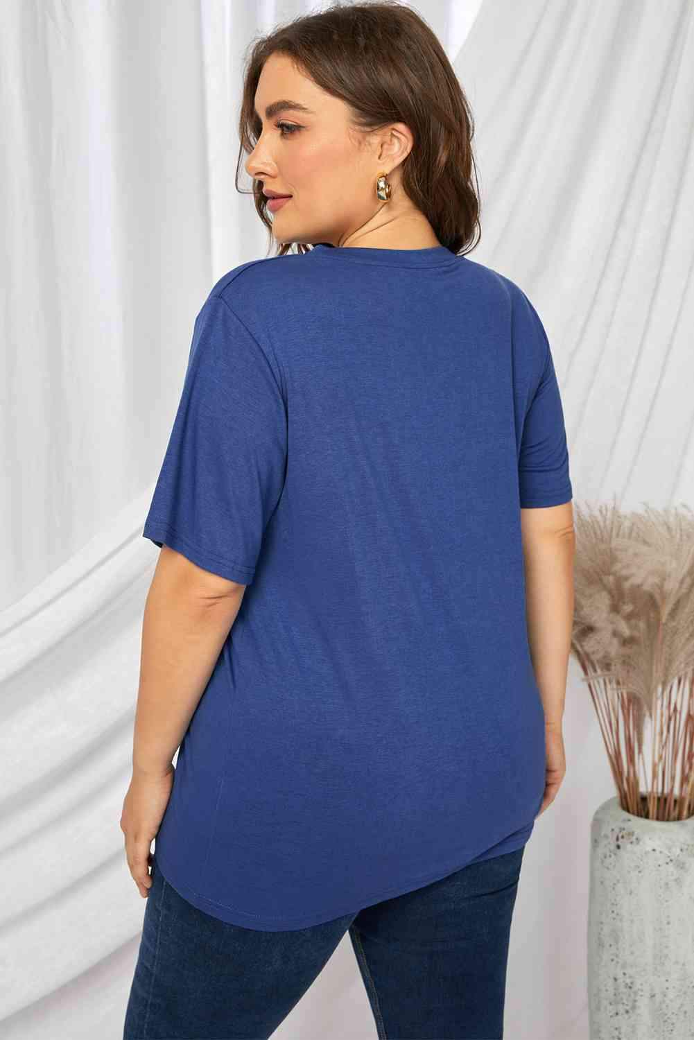 Plus Size Lip Graphic Tee Shirt Women's T-Shirts - Tophatter Daily Deals