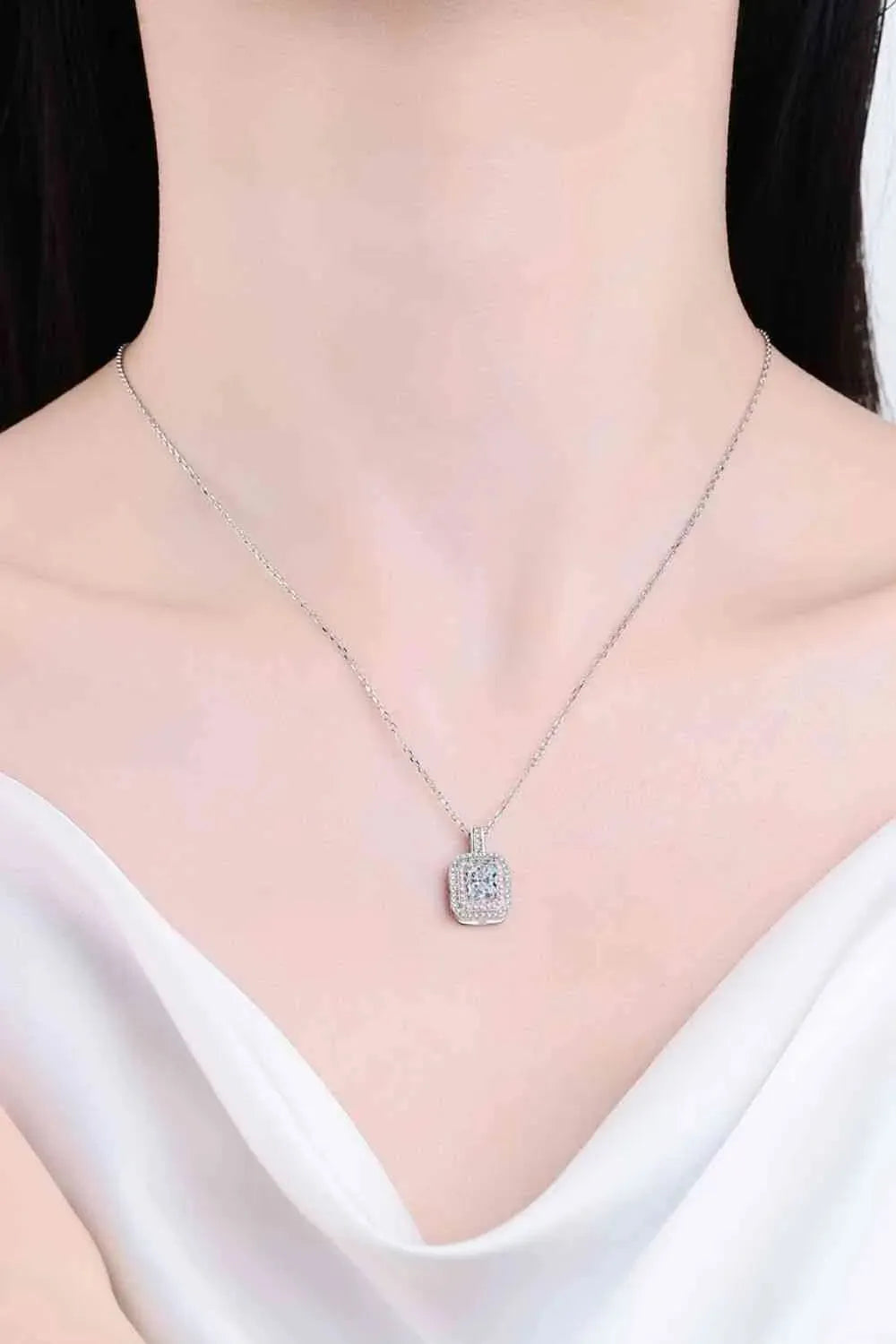 1 Carat Moissanite Geometric Pendant Chain Necklace Moissanite - Tophatter Daily Deals