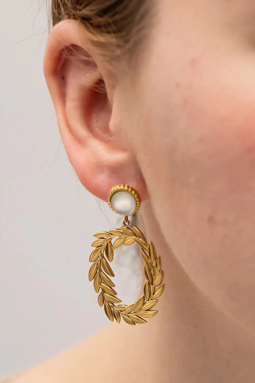 Stainless Steel Leaf-Shaped Drop Earrings Earrings - Tophatter Daily Deals
