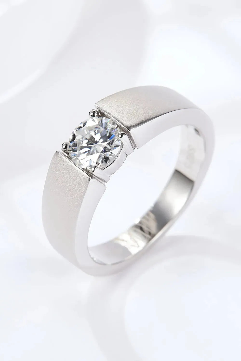 925 Sterling Silver I Carat Moissanite Ring Silver Moissanite - Tophatter Daily Deals
