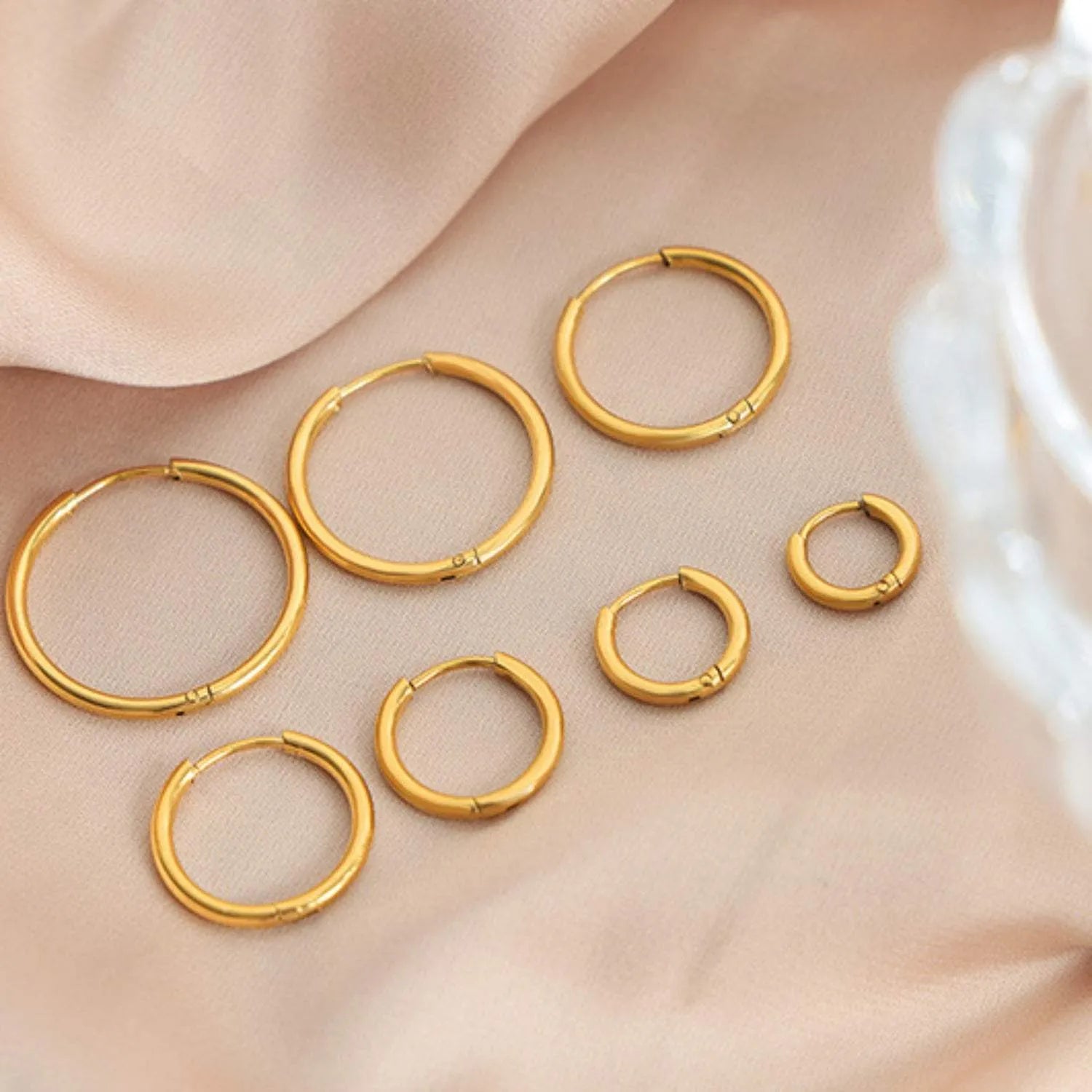 18K Gold-Plated Huggie Earrings Earrings - Tophatter Daily Deals