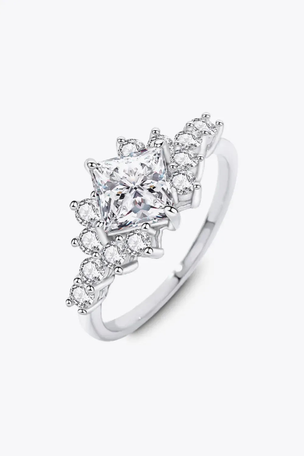 1.38 Carat Moissanite Ring Moissanite - Tophatter Daily Deals