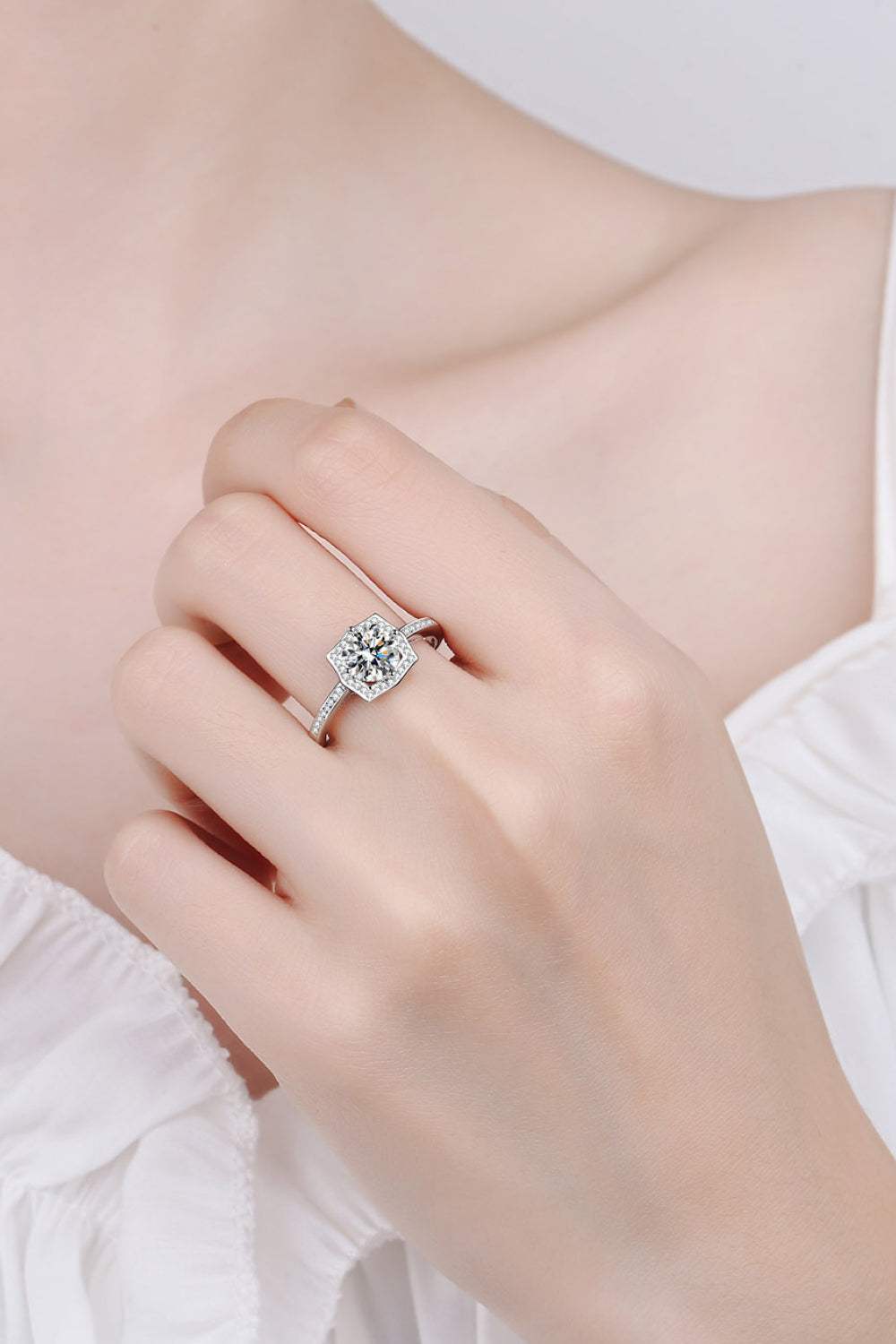 Embrace The Joy 1 Carat Moissanite Ring Moissanite - Tophatter Daily Deals