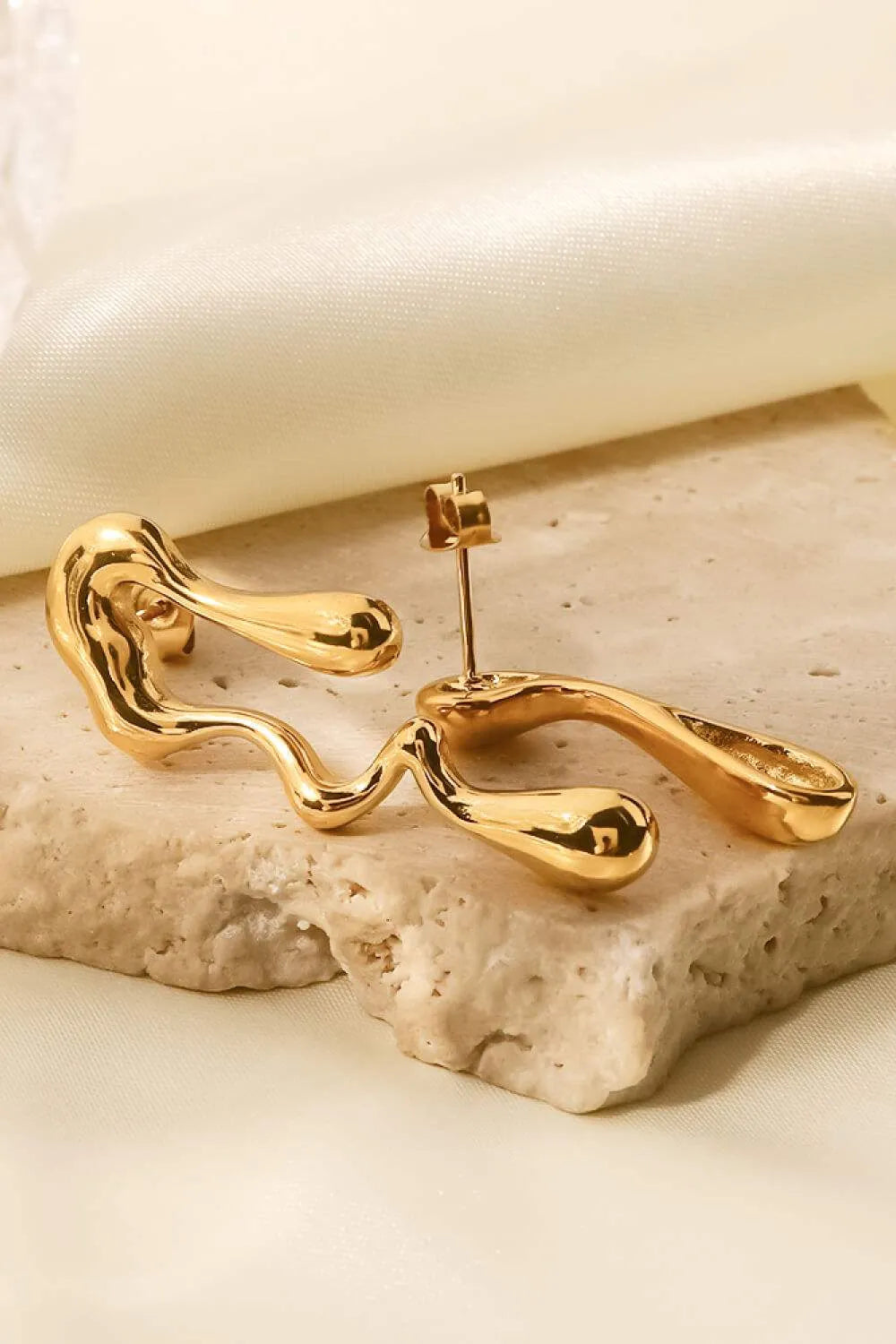 18K Gold Plated Geometric Mismatched Earrings Earrings - Tophatter Daily Deals