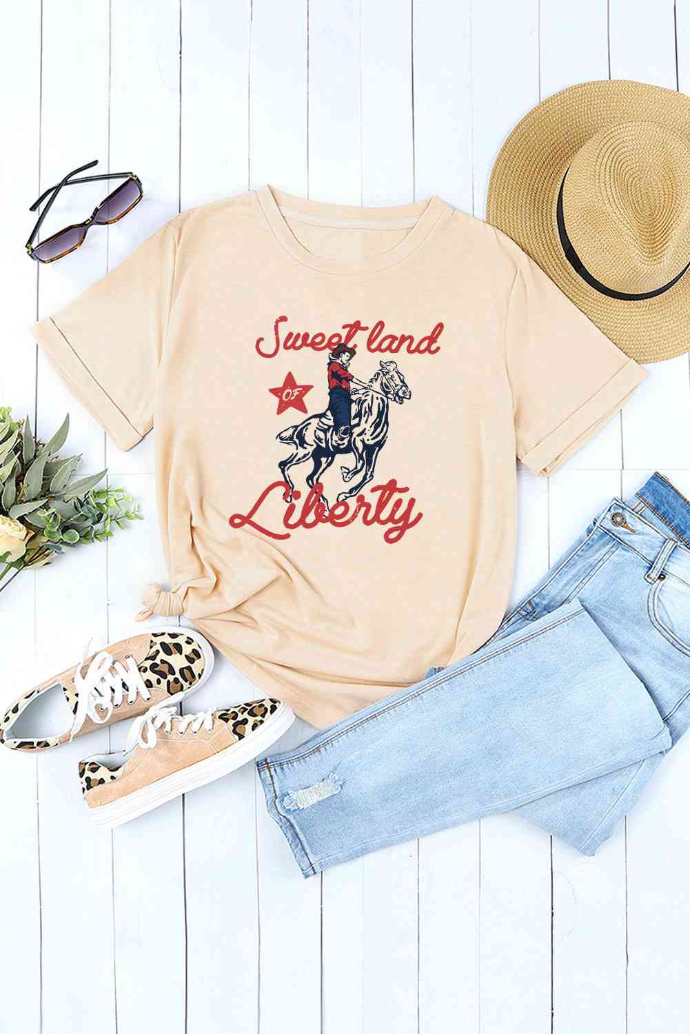 SWEET LAND OF LIBERTY Graphic Short Sleeve Tee Women's T-Shirts - Tophatter Daily Deals